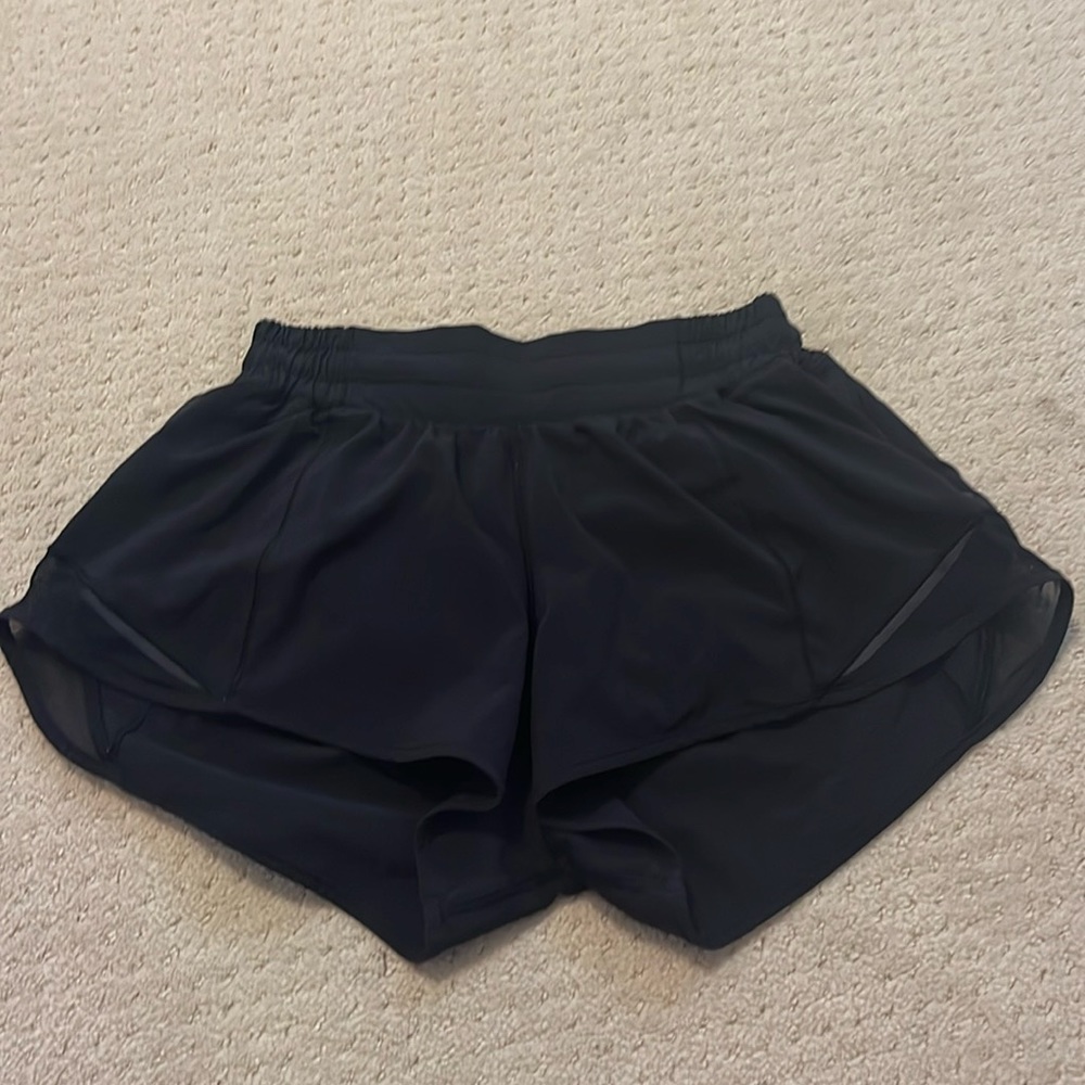 COPY - Lululemon hotty hot low rise short 2.5